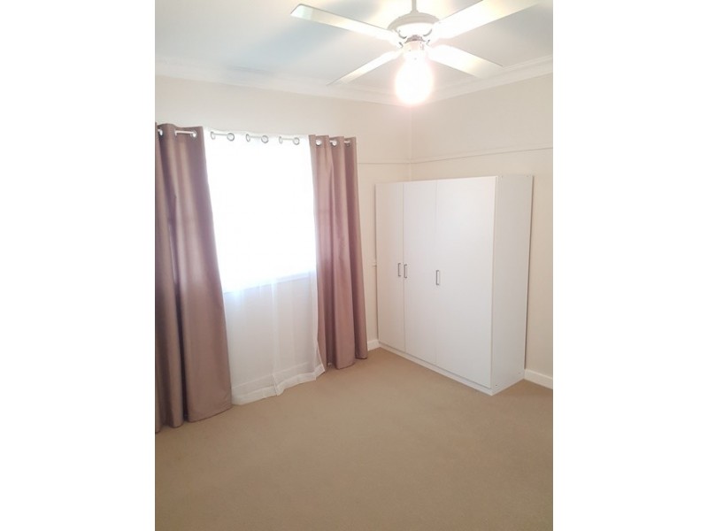 2 Lyne St, Oak Flats NSW 2529
