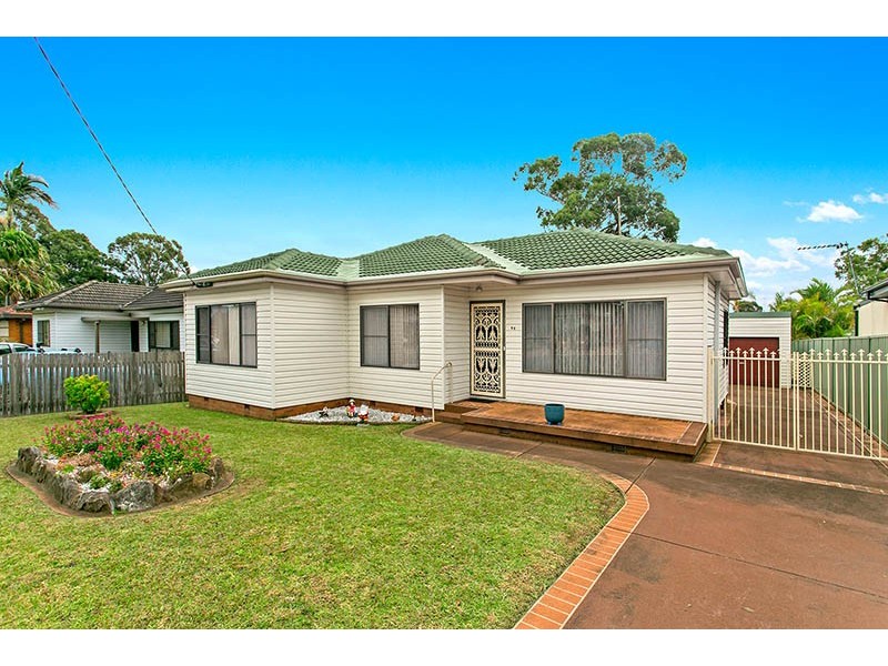 22 Deakin Street, Oak Flats NSW 2529