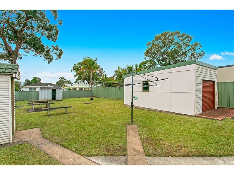 22 Deakin Street, Oak Flats NSW 2529