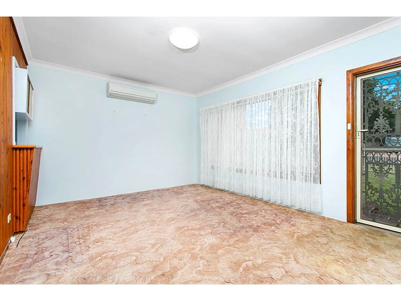 22 Deakin Street, Oak Flats NSW 2529