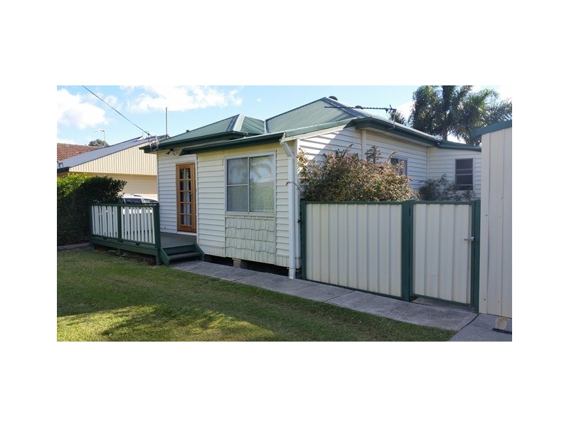 58 Barton Street, Oak Flats NSW 2529