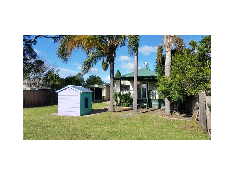 58 Barton Street, Oak Flats NSW 2529