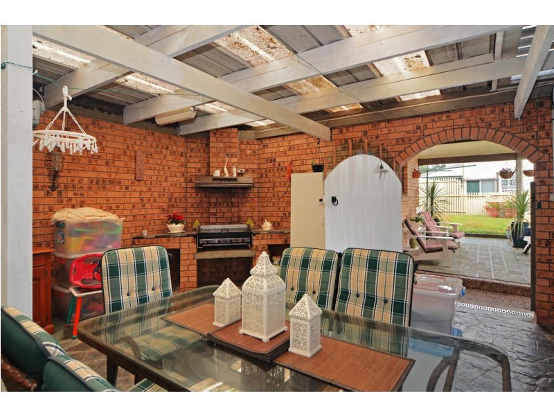 23 Deakin Street, Oak Flats NSW 2529