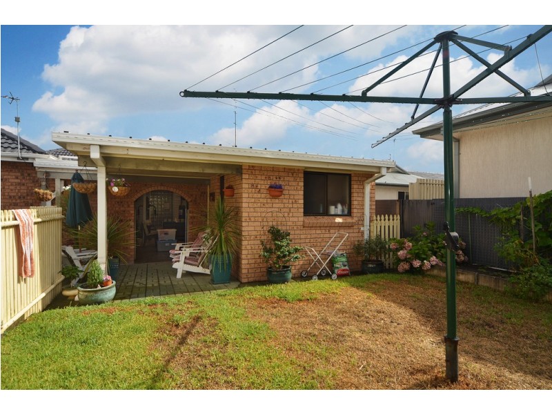 23 Deakin Street, Oak Flats NSW 2529