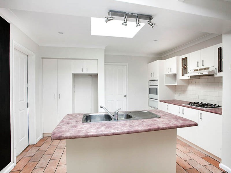 22 Burrell Cres, Dapto NSW 2530