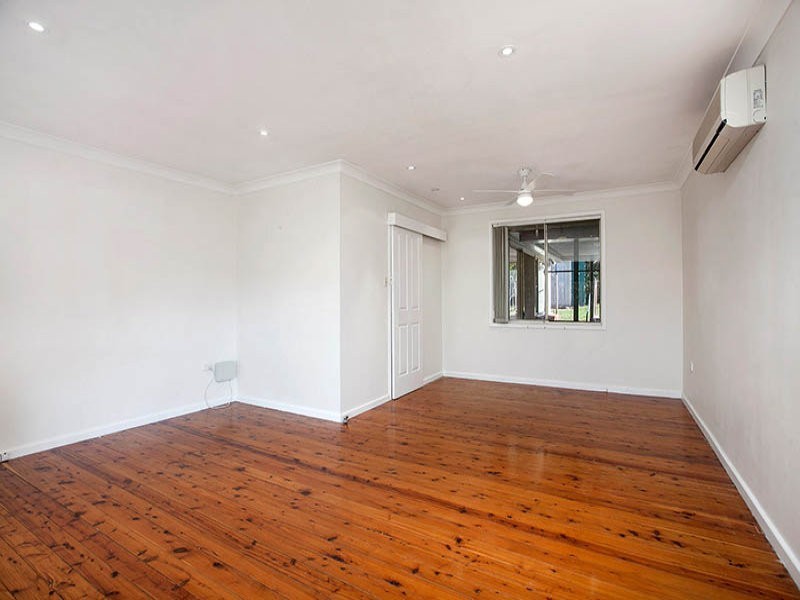 22 Burrell Cres, Dapto NSW 2530