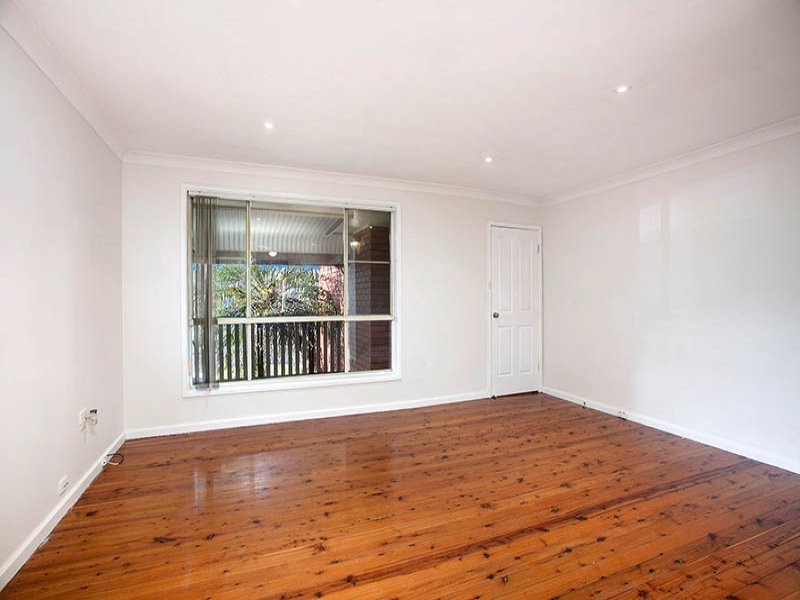 22 Burrell Cres, Dapto NSW 2530