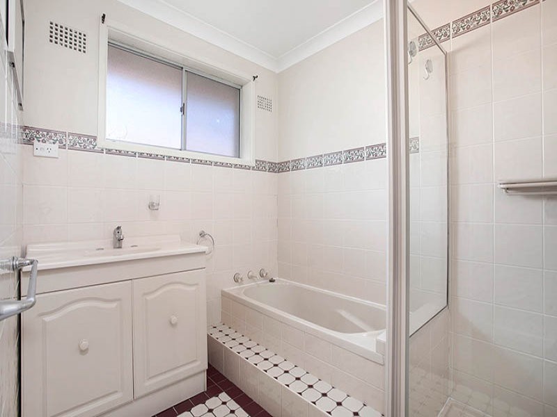 22 Burrell Cres, Dapto NSW 2530