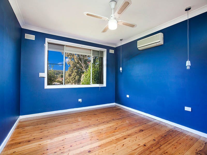 22 Burrell Cres, Dapto NSW 2530