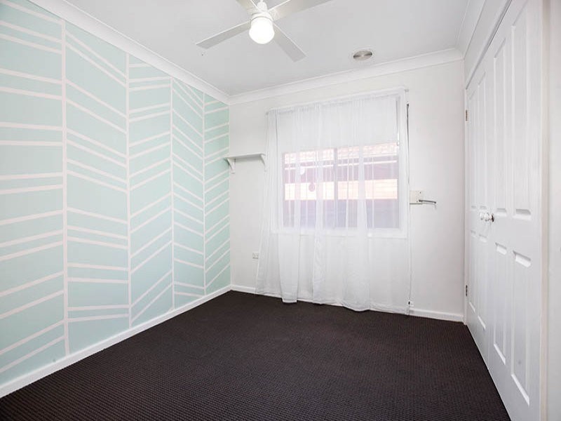 22 Burrell Cres, Dapto NSW 2530