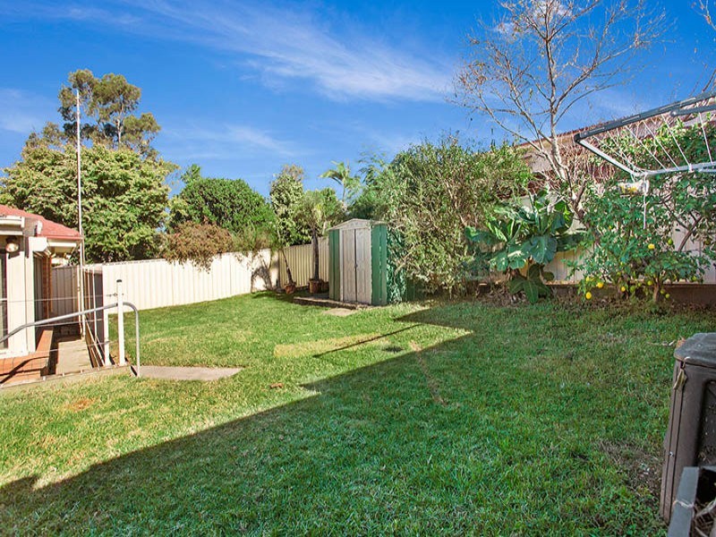 22 Burrell Cres, Dapto NSW 2530