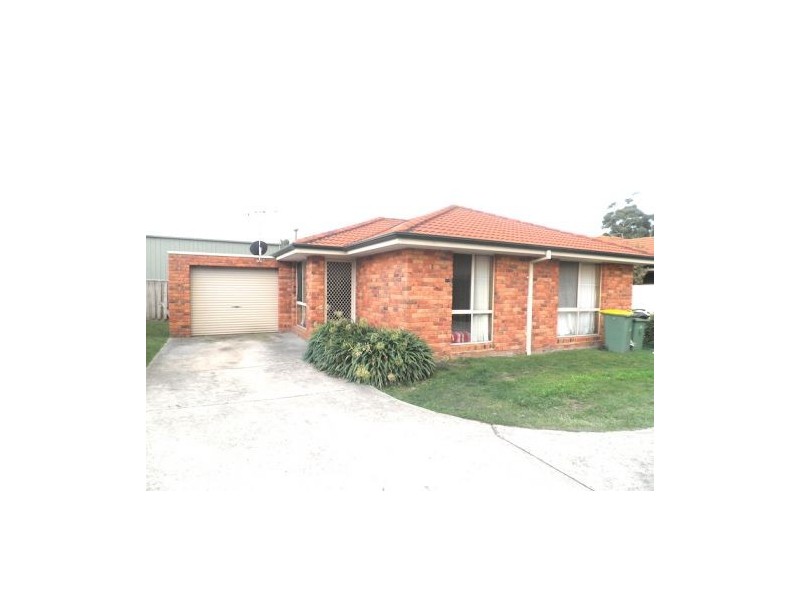 6 11-13 Carlyle Street, Pakenham VIC 3810