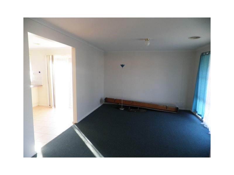 21 Ben Drive, Pakenham VIC 3810