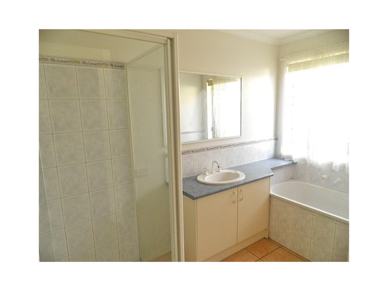 21 Ben Drive, Pakenham VIC 3810