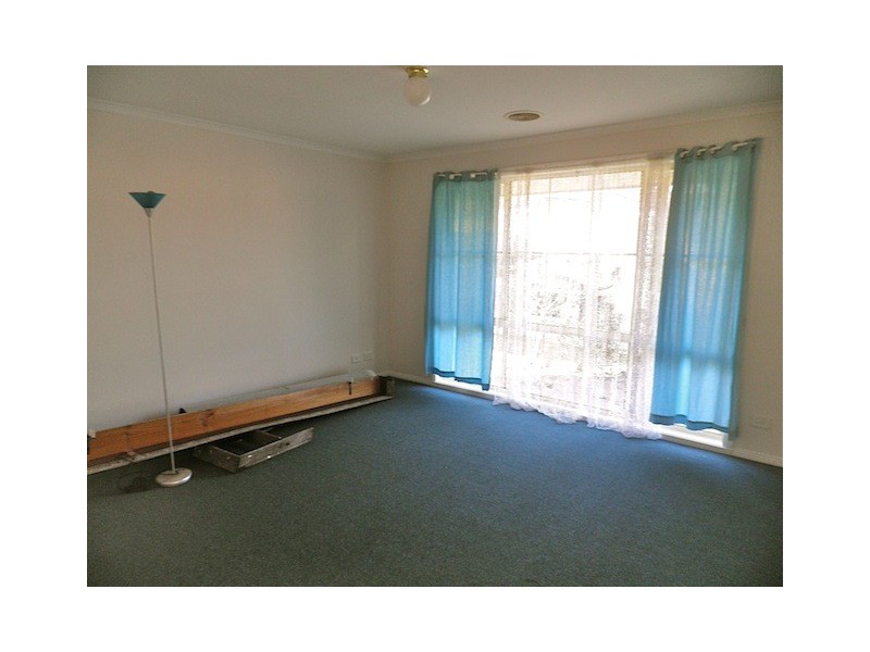 21 Ben Drive, Pakenham VIC 3810