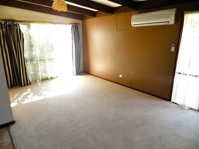 27 Kingston Avenue, Pakenham VIC 3810