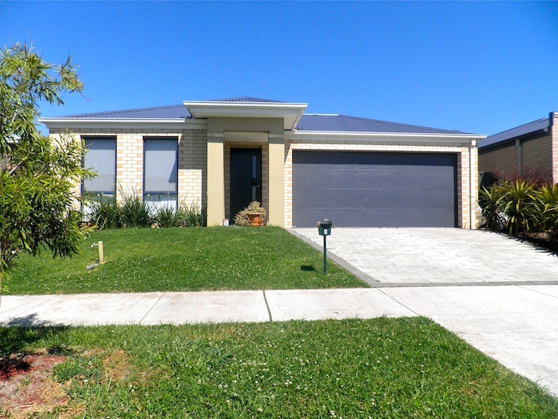 5 Burdekin Lane, Pakenham VIC 3810