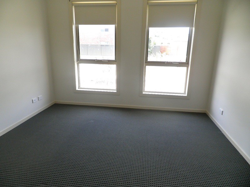 3 Mirabelle Street, Pakenham VIC 3810