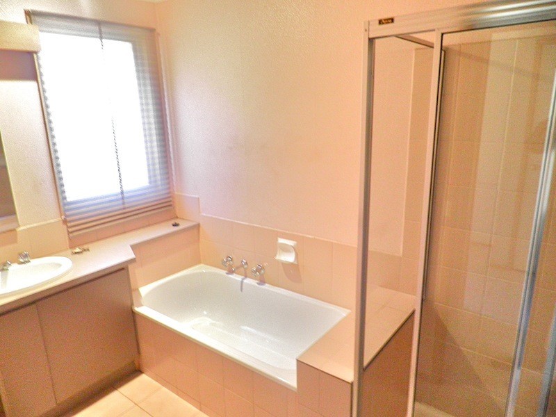 20 Plaistow Court, Cranbourne North VIC 3977