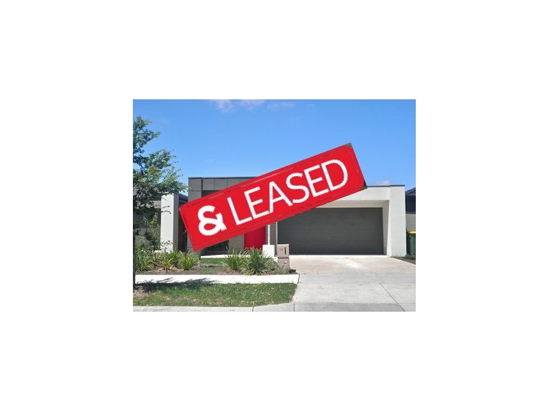 16 Glenvista Road, Pakenham VIC 3810