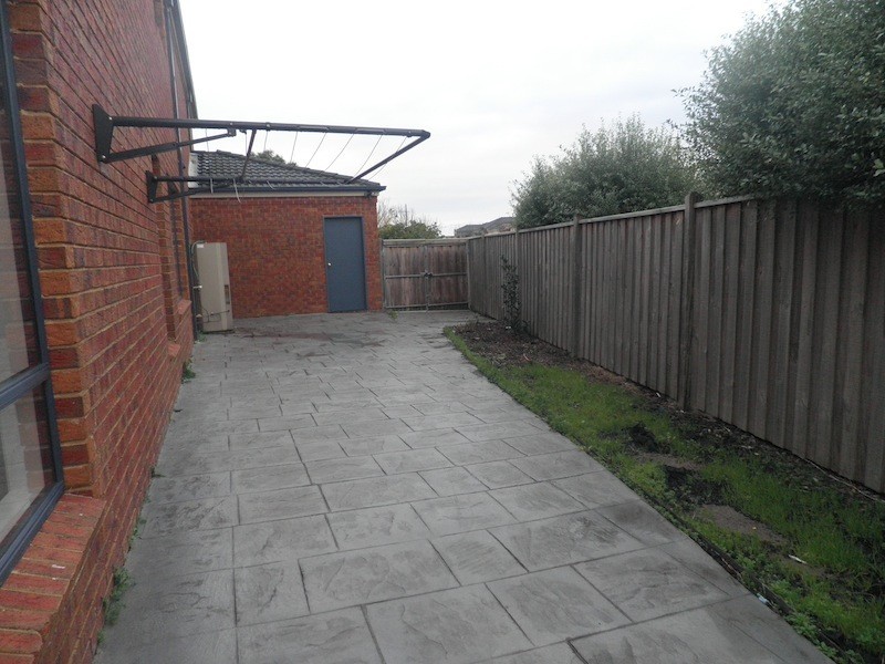 16 Meg Way, Berwick VIC 3806