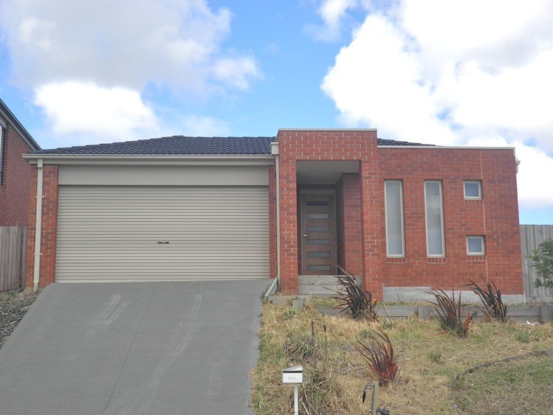 15 Yellow Gum Drive, Pakenham VIC 3810