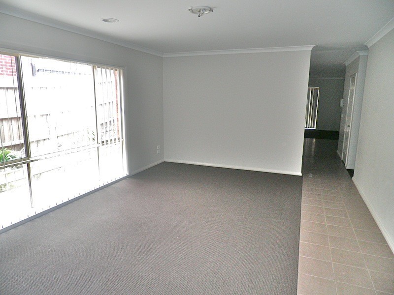 15 Yellow Gum Drive, Pakenham VIC 3810