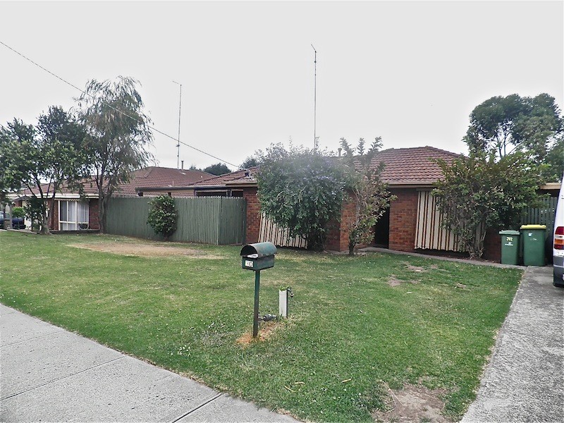 30 Irving rd, Pakenham VIC 3810