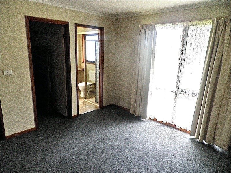 30 Irving rd, Pakenham VIC 3810