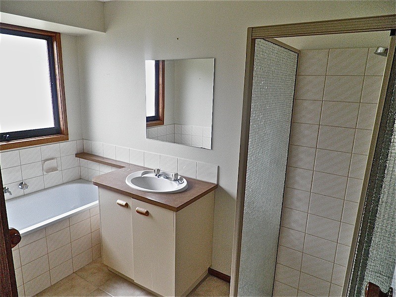 30 Irving rd, Pakenham VIC 3810