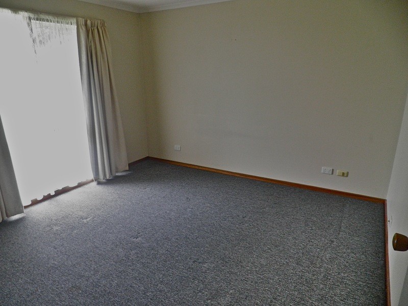 30 Irving rd, Pakenham VIC 3810