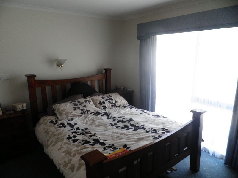 15 Smethurst Avenue, Pakenham VIC 3810