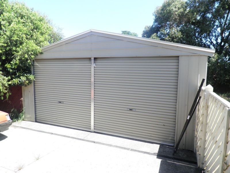 15 Smethurst Avenue, Pakenham VIC 3810