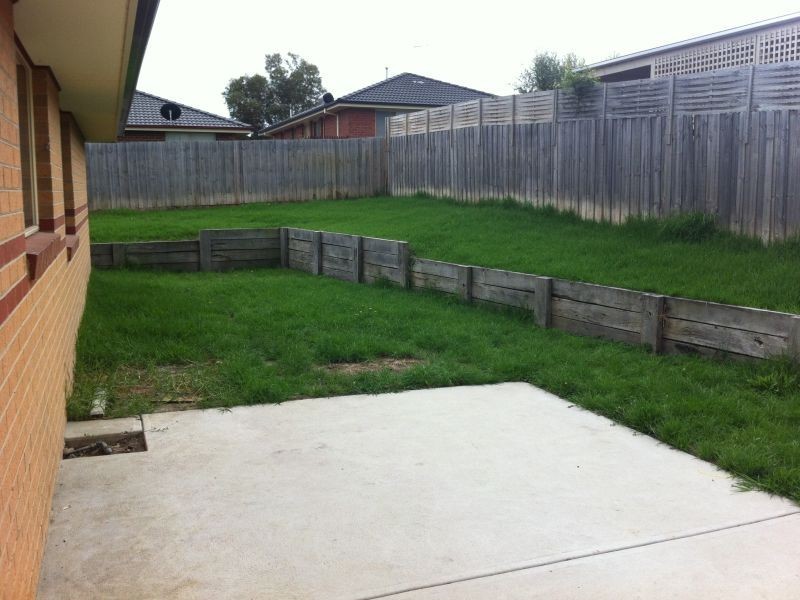 48 Mana Gum Drive, Pakenham VIC 3810