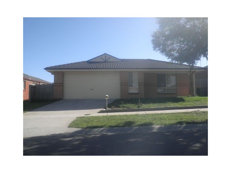 48 Mana Gum Drive, Pakenham VIC 3810