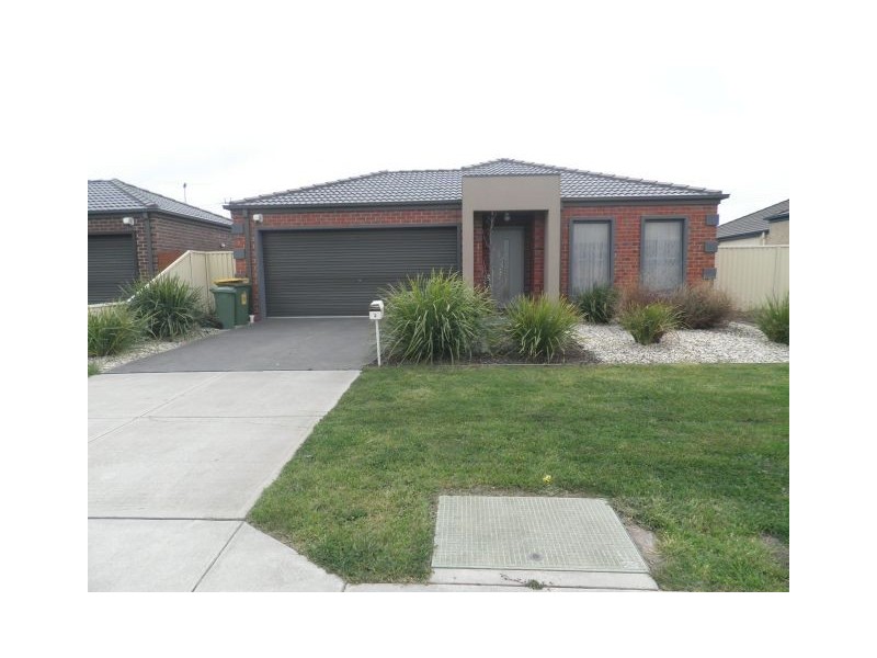 2 Delft Place, Pakenham VIC 3810