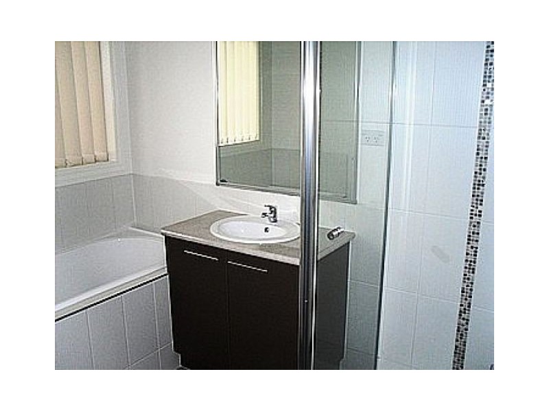 12/40 Army Road, Pakenham VIC 3810