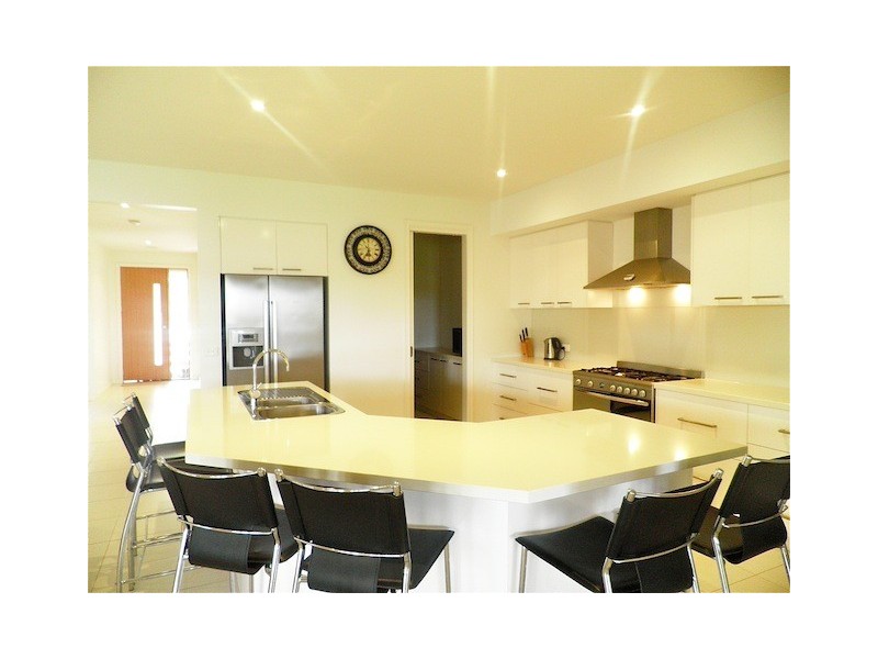 25 Station Creek Way, Cranbourne South VIC 3977