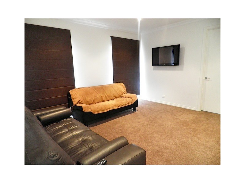 25 Station Creek Way, Cranbourne South VIC 3977