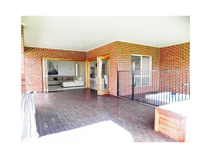 25 Station Creek Way, Cranbourne South VIC 3977