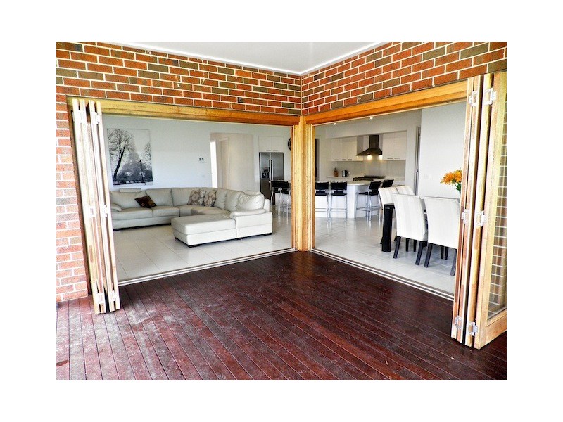 25 Station Creek Way, Cranbourne South VIC 3977