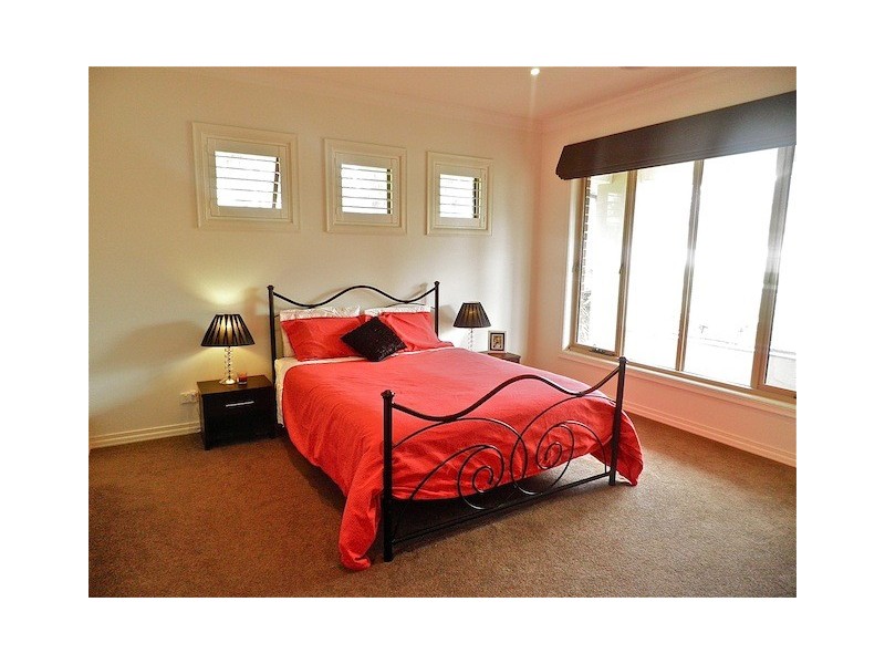 25 Station Creek Way, Cranbourne South VIC 3977