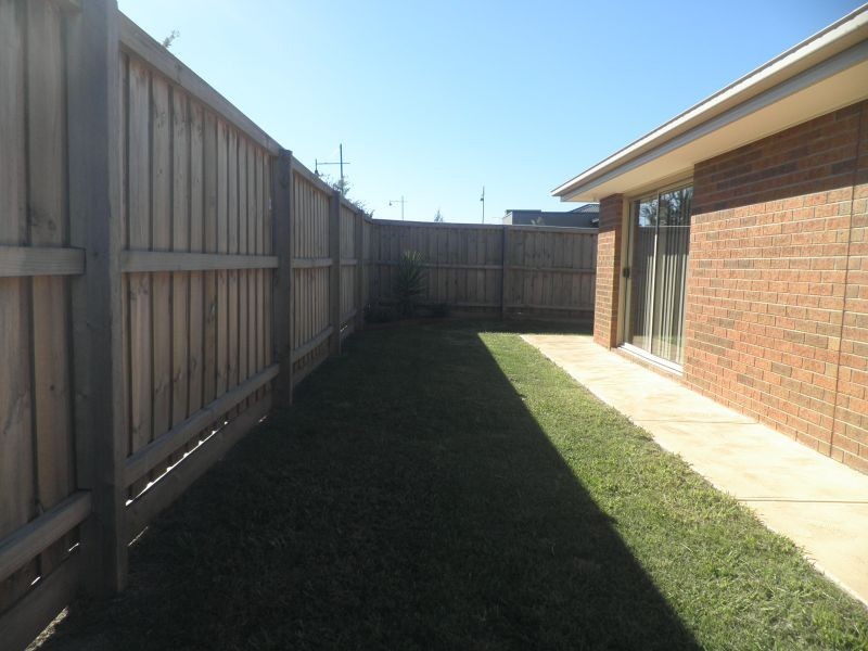 6 Algerd Way, Pakenham VIC 3810