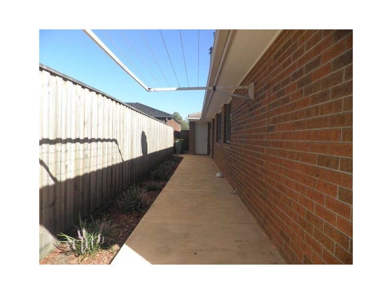 6 Algerd Way, Pakenham VIC 3810