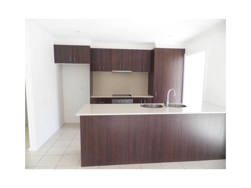 5 Burdekin Lane, Pakenham VIC 3810