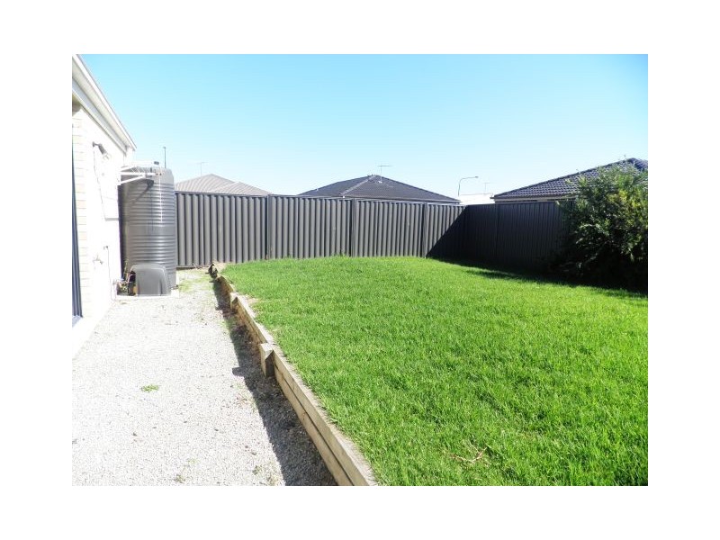 5 Burdekin Lane, Pakenham VIC 3810