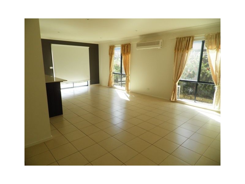 5 Burdekin Lane, Pakenham VIC 3810