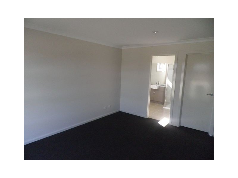 31 Melissa Way, Pakenham VIC 3810