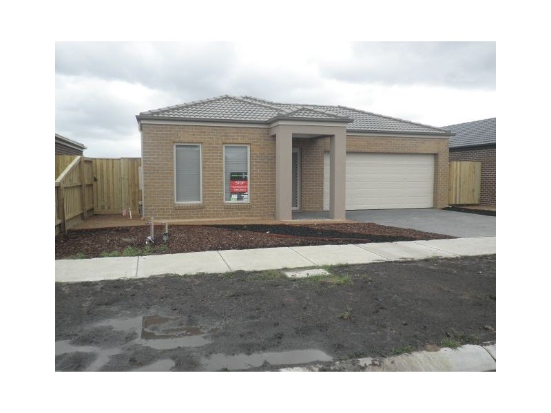 10 Weebill Way, Pakenham VIC 3810