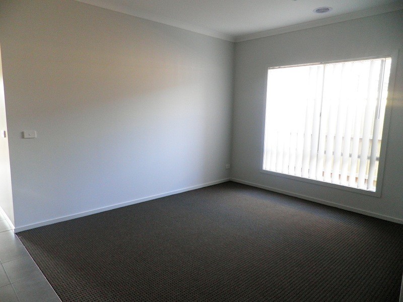 10 Weebill Way, Pakenham VIC 3810